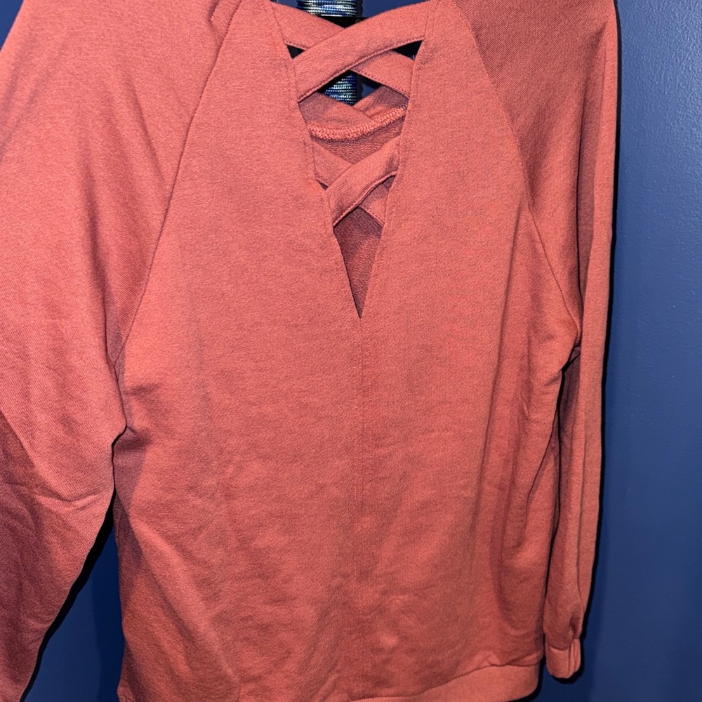 RACHEL ROY- Women’s Dark Red Sweatshirt with Crisscross back detail Size Small - Picture 13 of 14